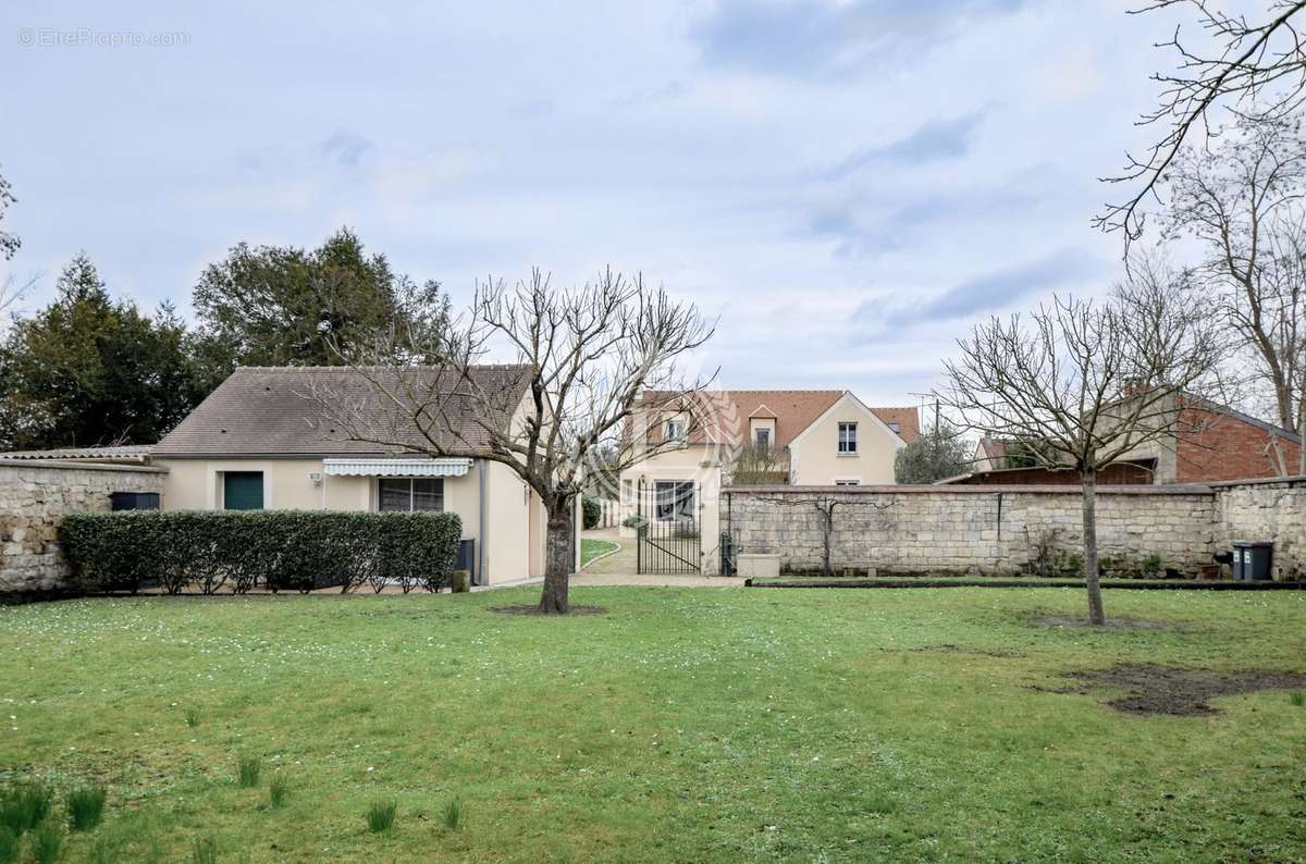 Maison à AUVERS-SUR-OISE