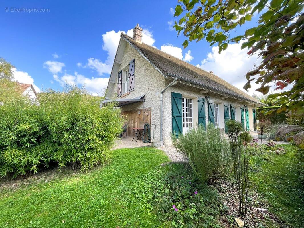 Christine &amp; Marc Stanord Palmer Immobilier - Maison à SAINT-SULPICE-DE-FAVIERES