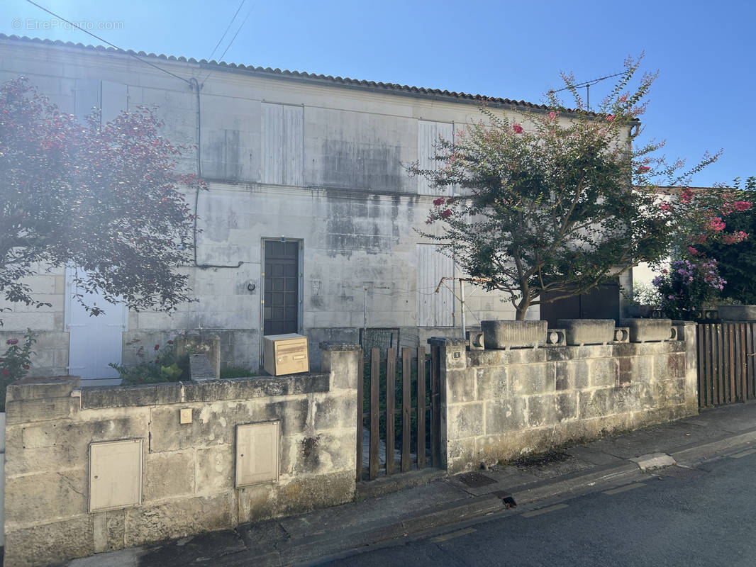 Maison à SAINTES