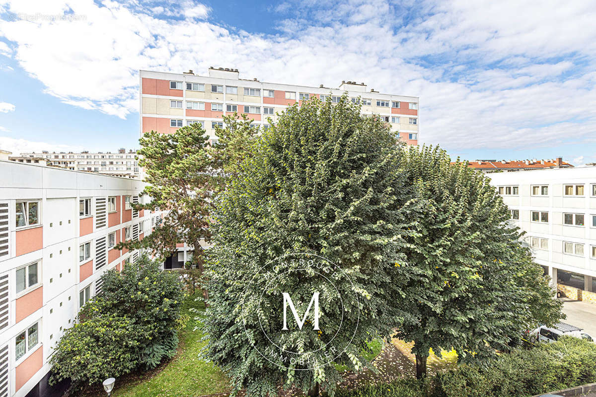 Appartement à MONTROUGE