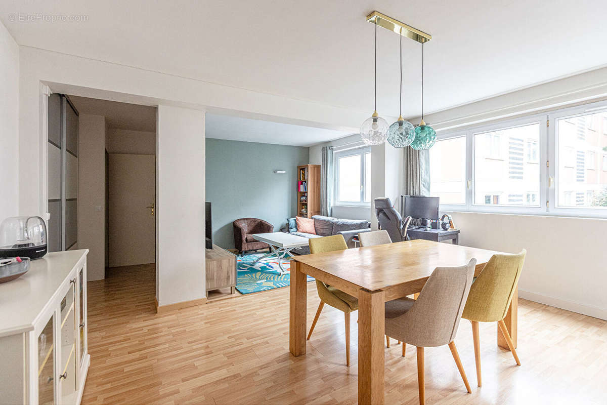 Appartement à MONTROUGE