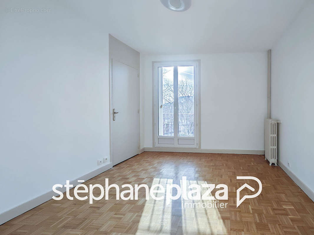 Appartement à MONTROUGE