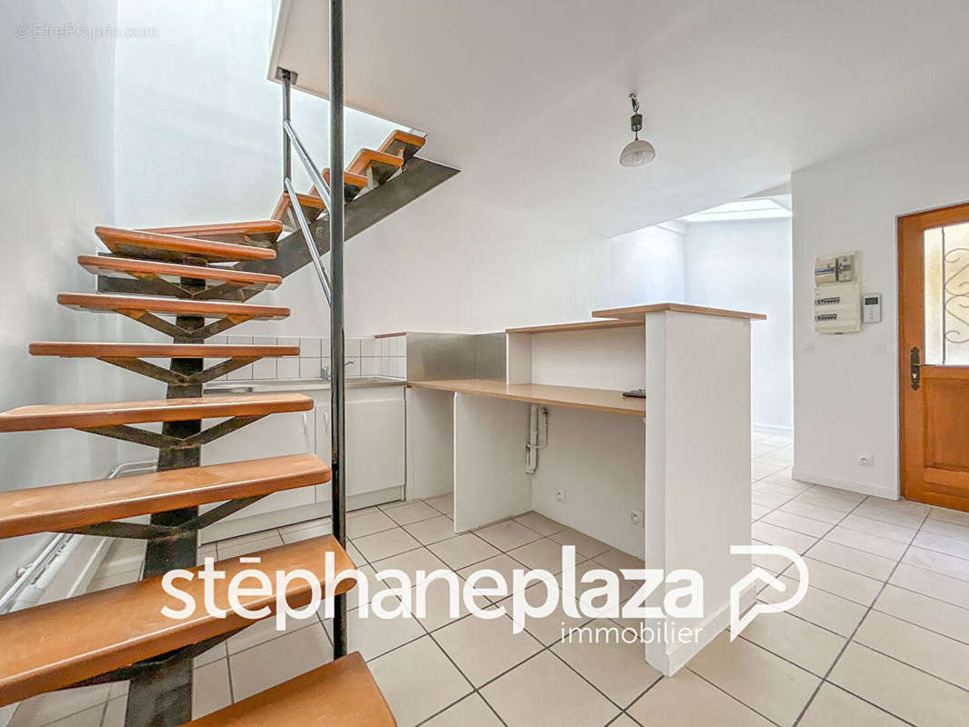 Appartement à MONTROUGE