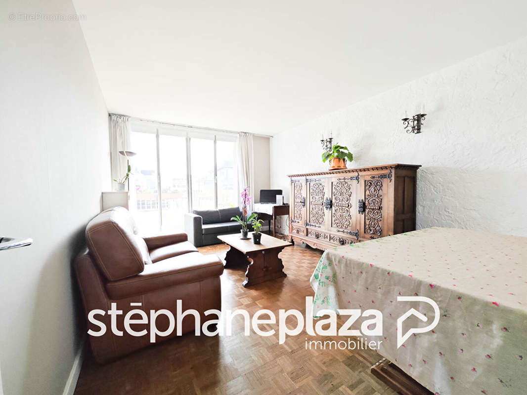 Appartement à MONTROUGE