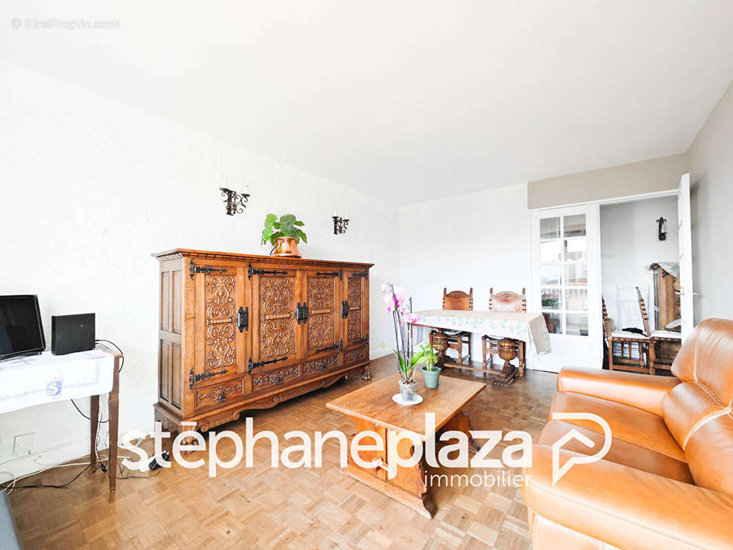 Appartement à MONTROUGE