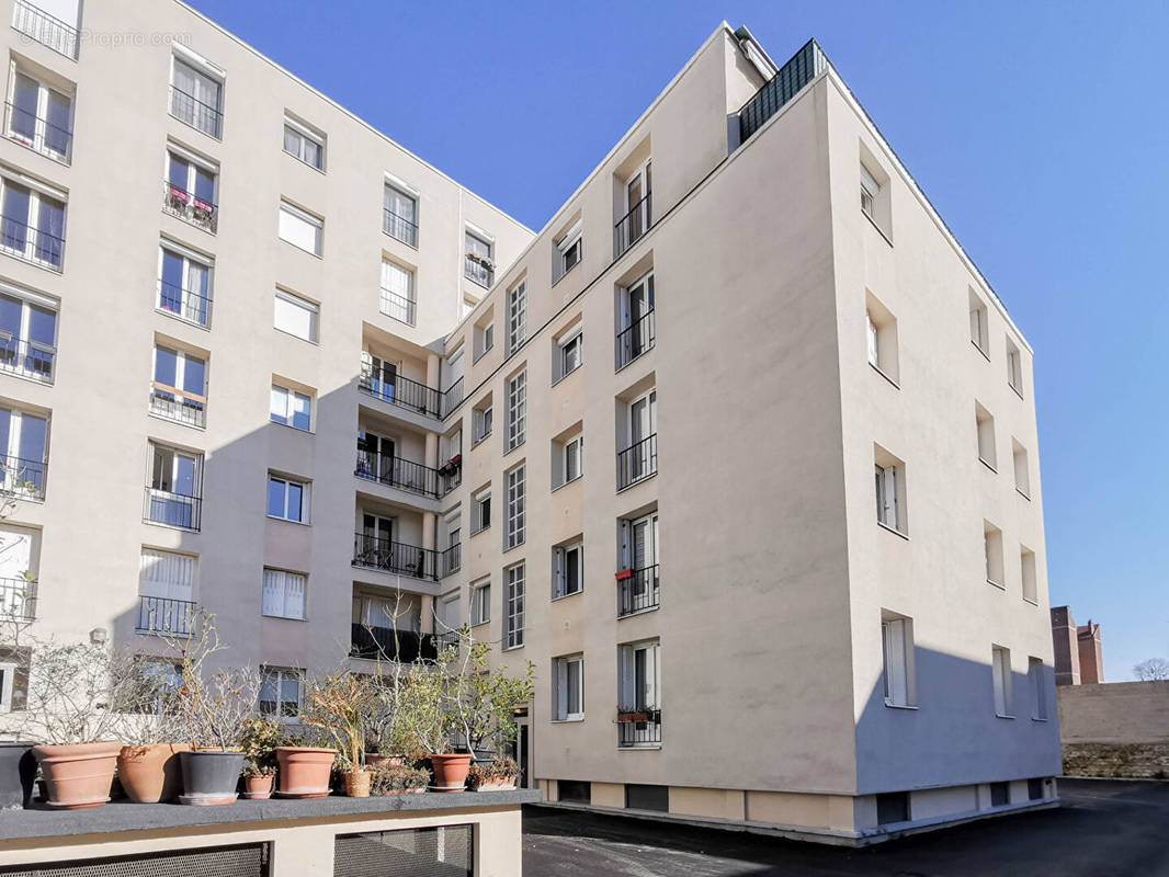 Appartement à MONTROUGE