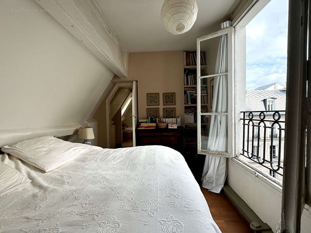 Appartement à PARIS-3E