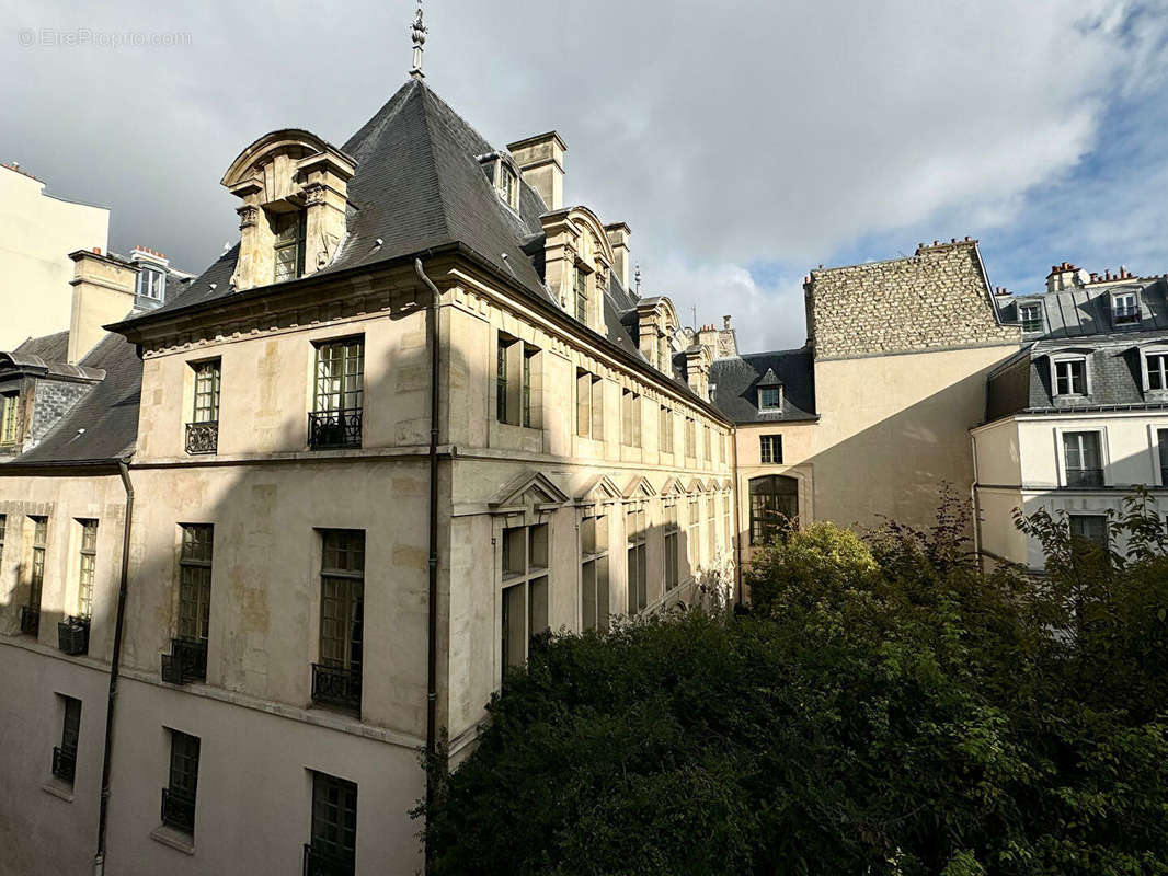 Appartement à PARIS-3E