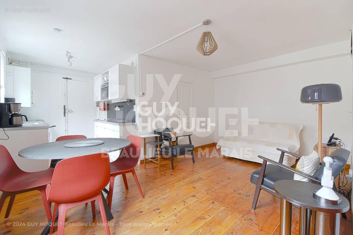 Appartement à PARIS-3E