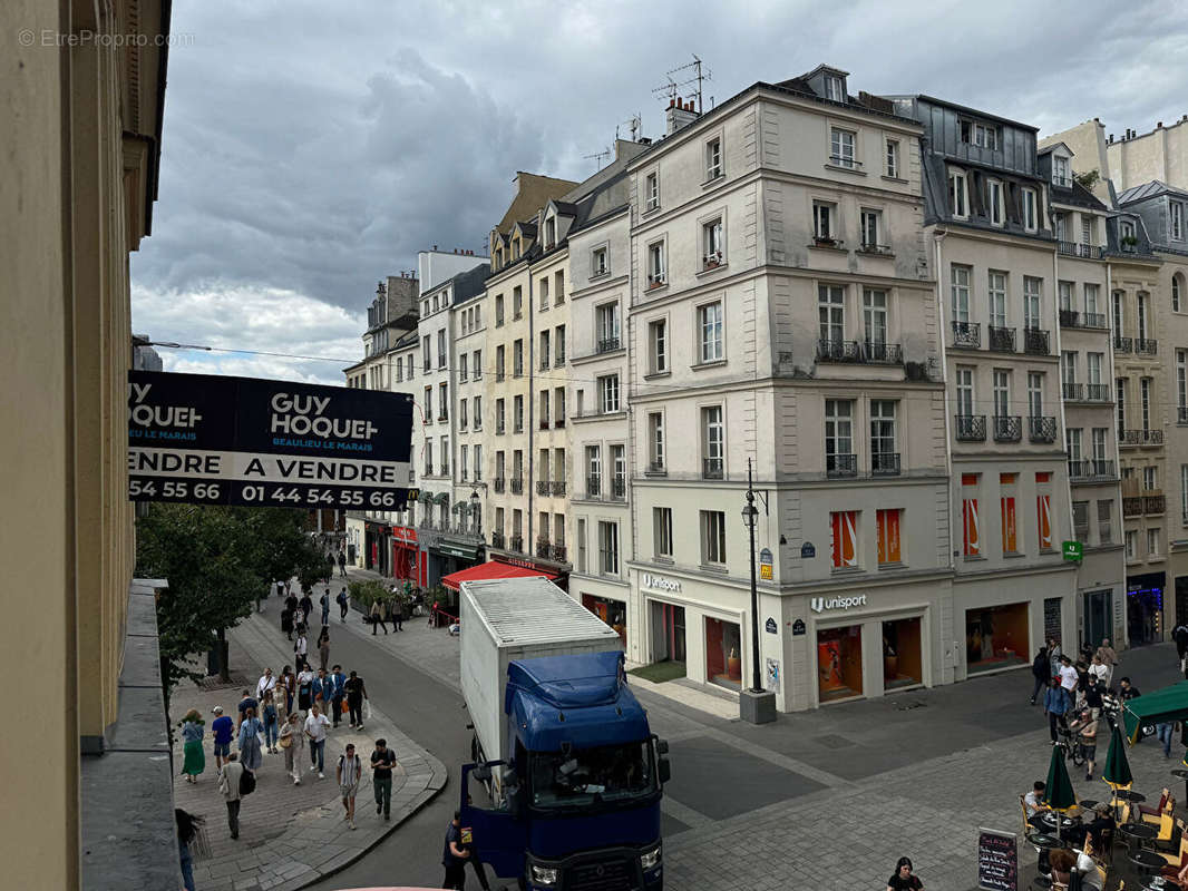 Appartement à PARIS-1E