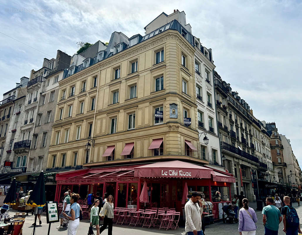 Appartement à PARIS-1E