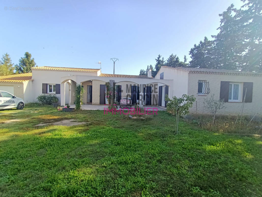 A vendre, à acheter, maison de plain pied à Sénas 13560 - Maison à SENAS