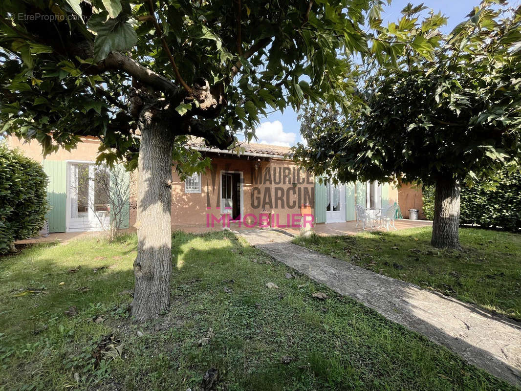 Maison à L&#039;ISLE-SUR-LA-SORGUE