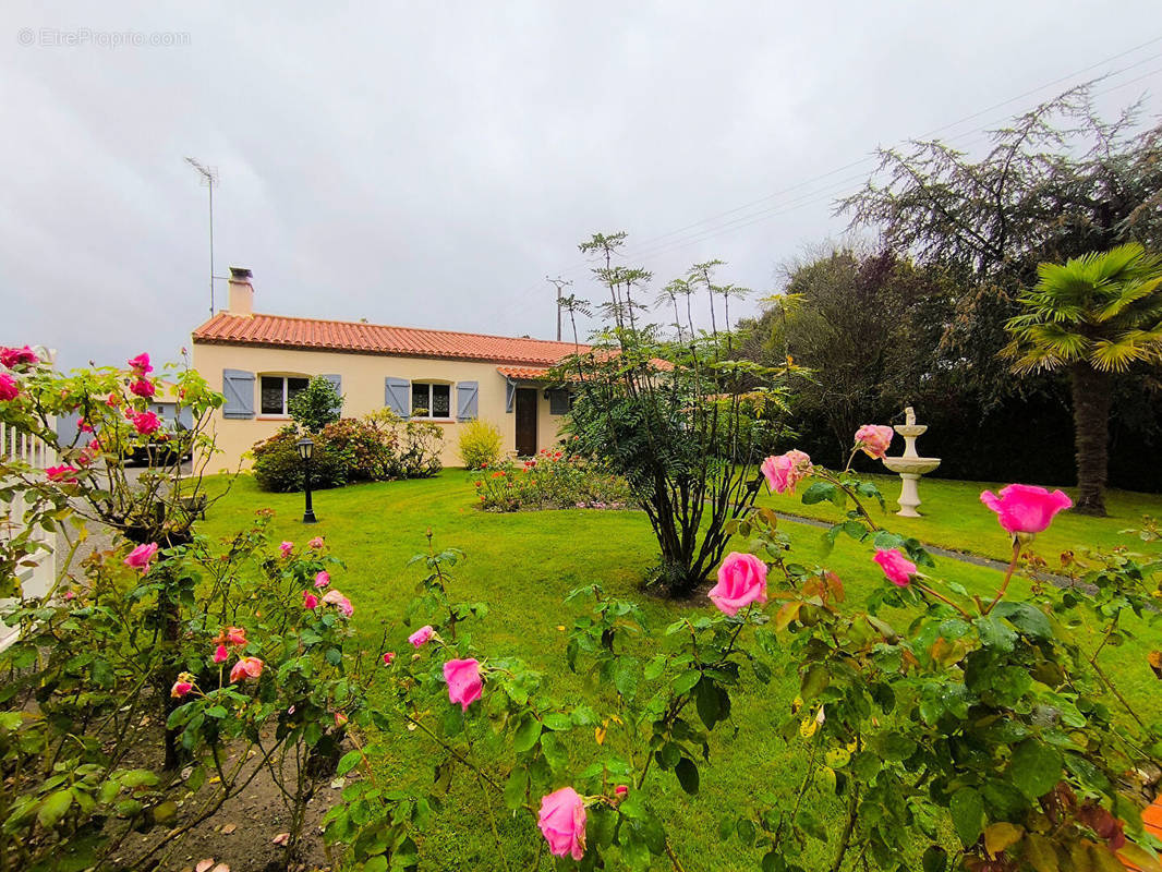 Maison à COMMEQUIERS