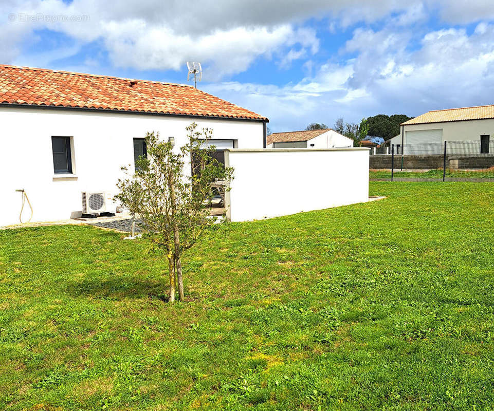 Maison à SAINT-MAIXENT-SUR-VIE