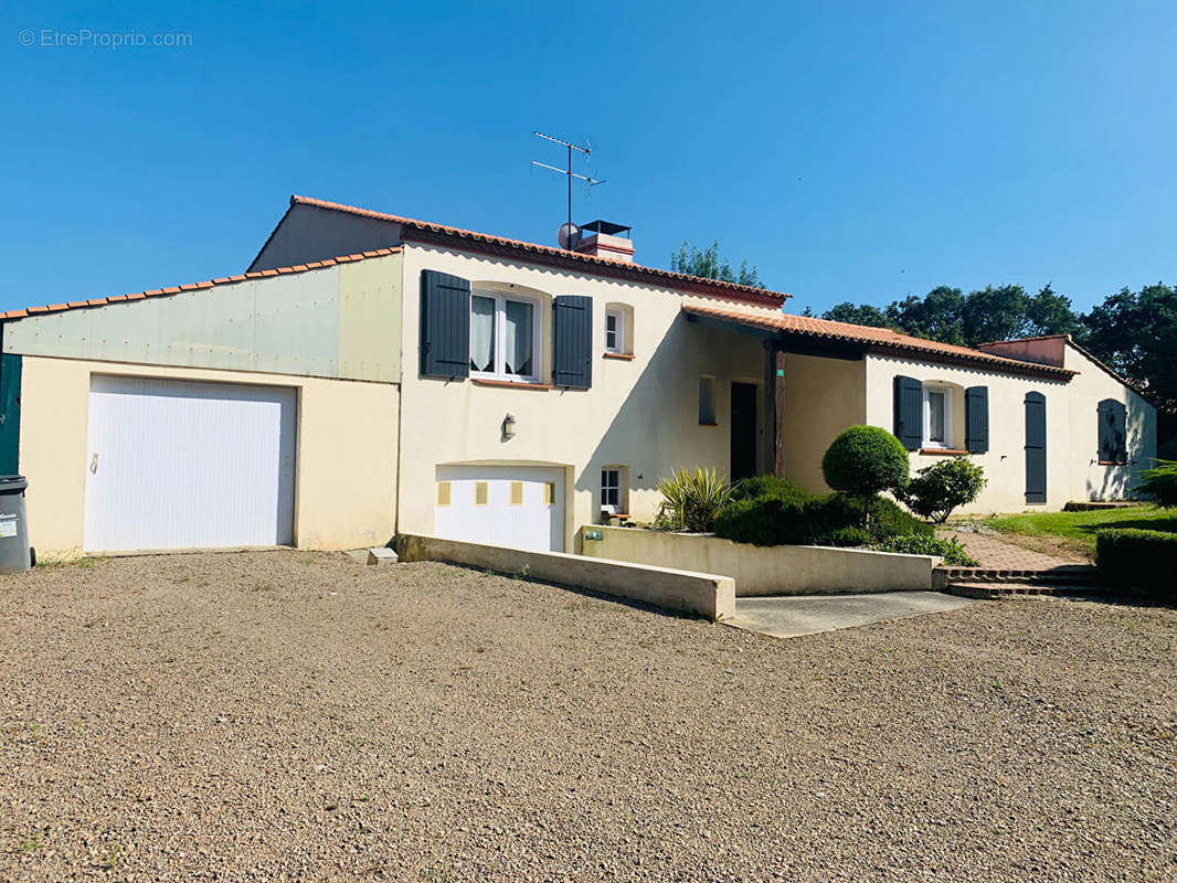 Maison à COMMEQUIERS