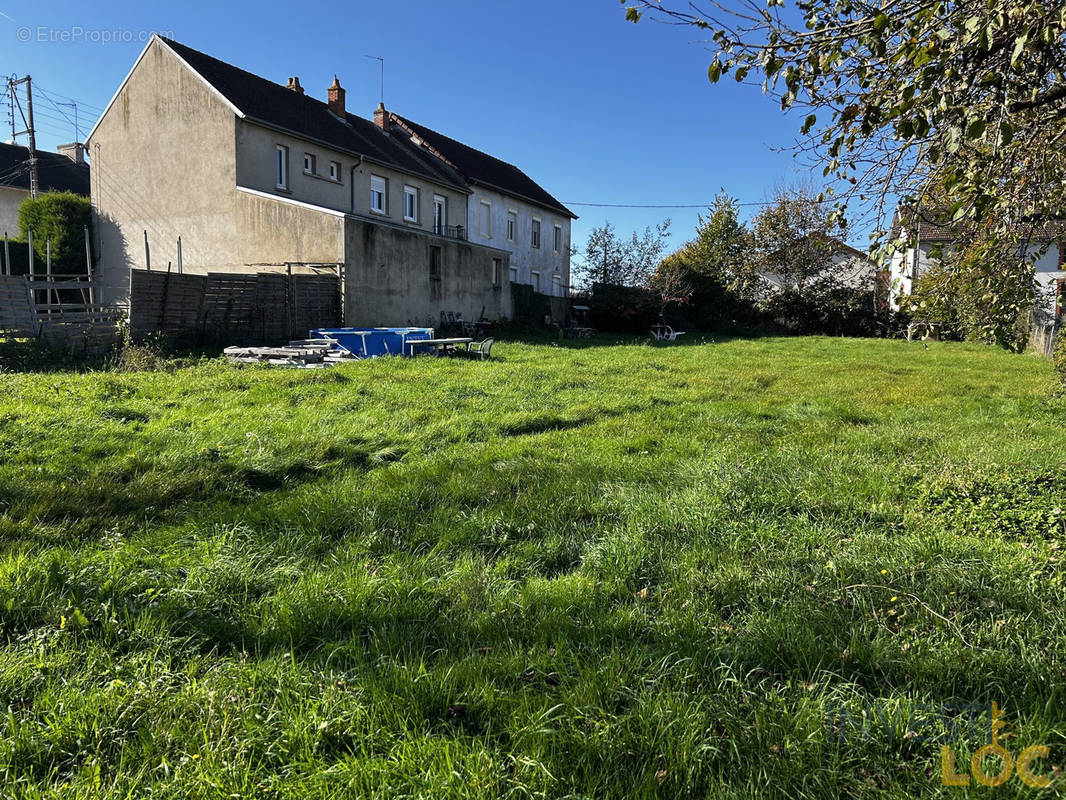 Terrain à MONTCHANIN