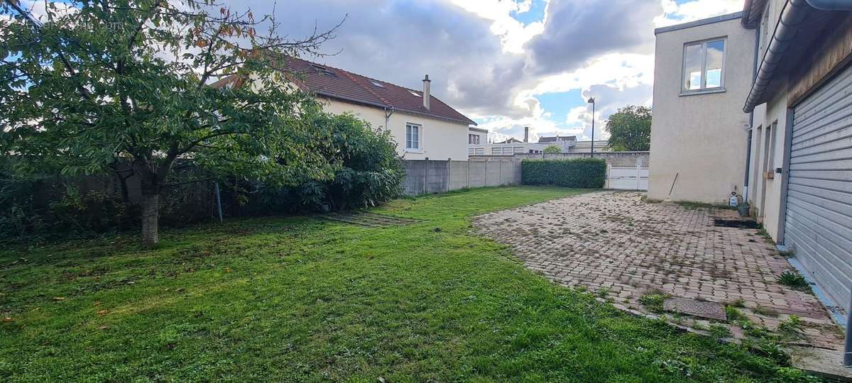 Maison à LA ROCHETTE