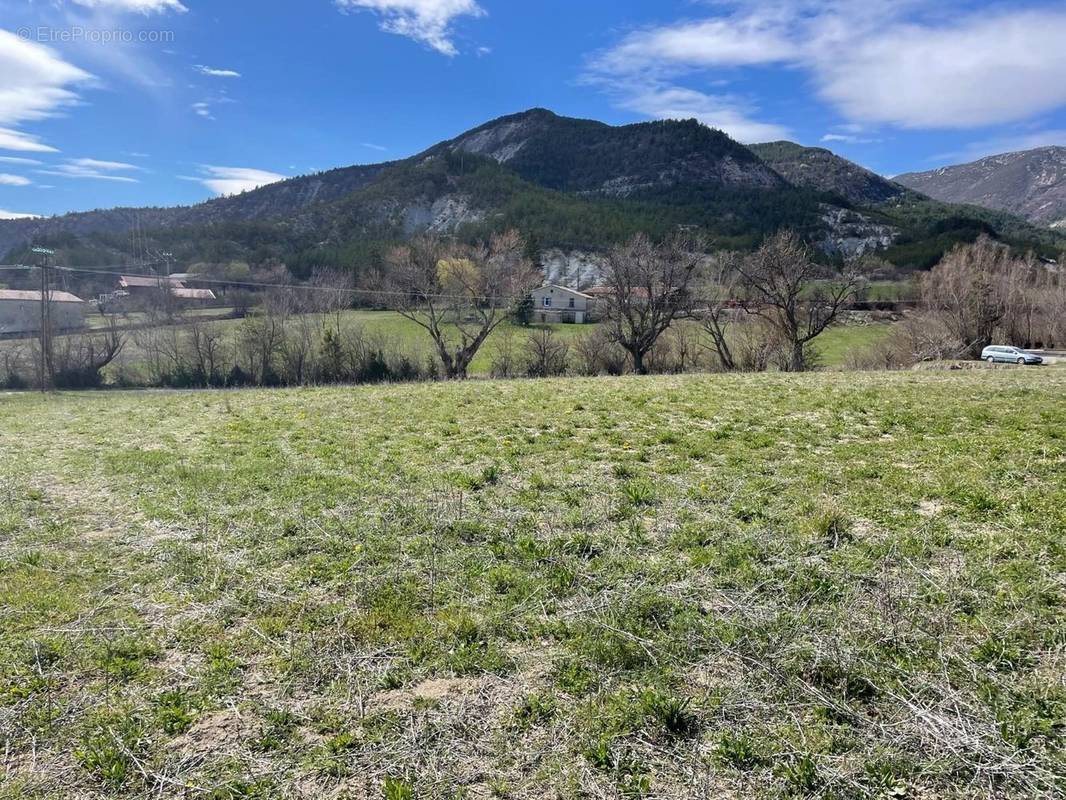 Terrain à BARRET-SUR-MEOUGE