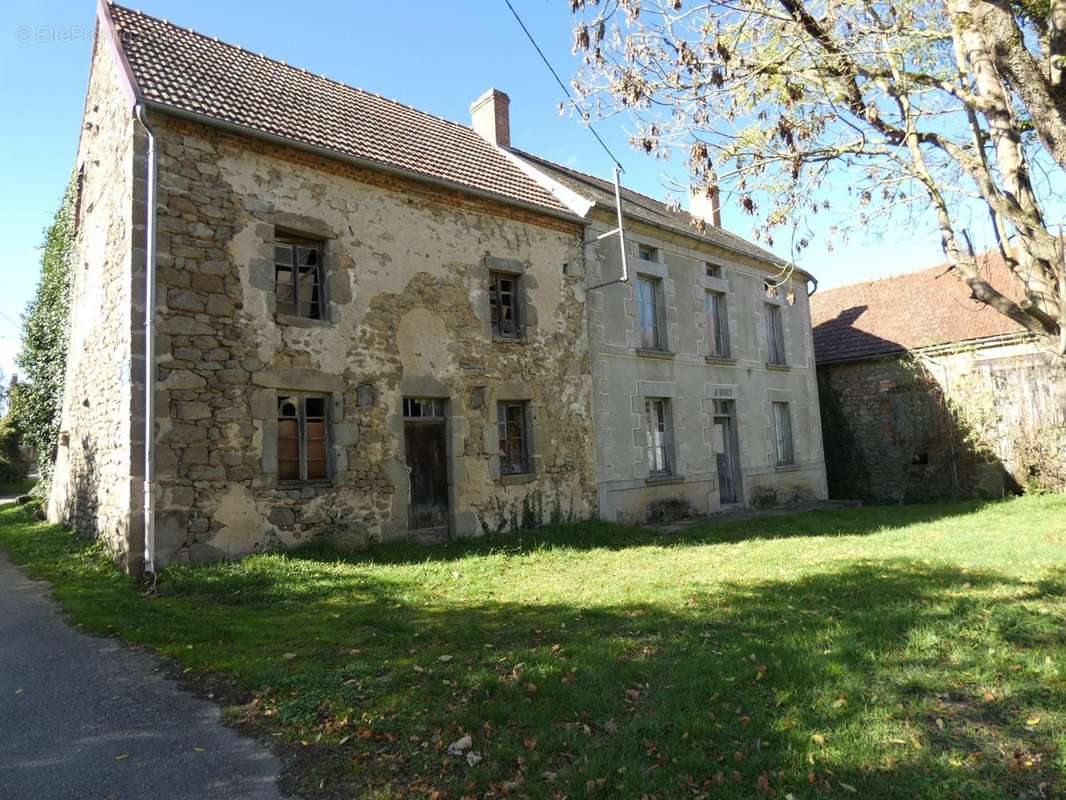 Maison à CHENERAILLES