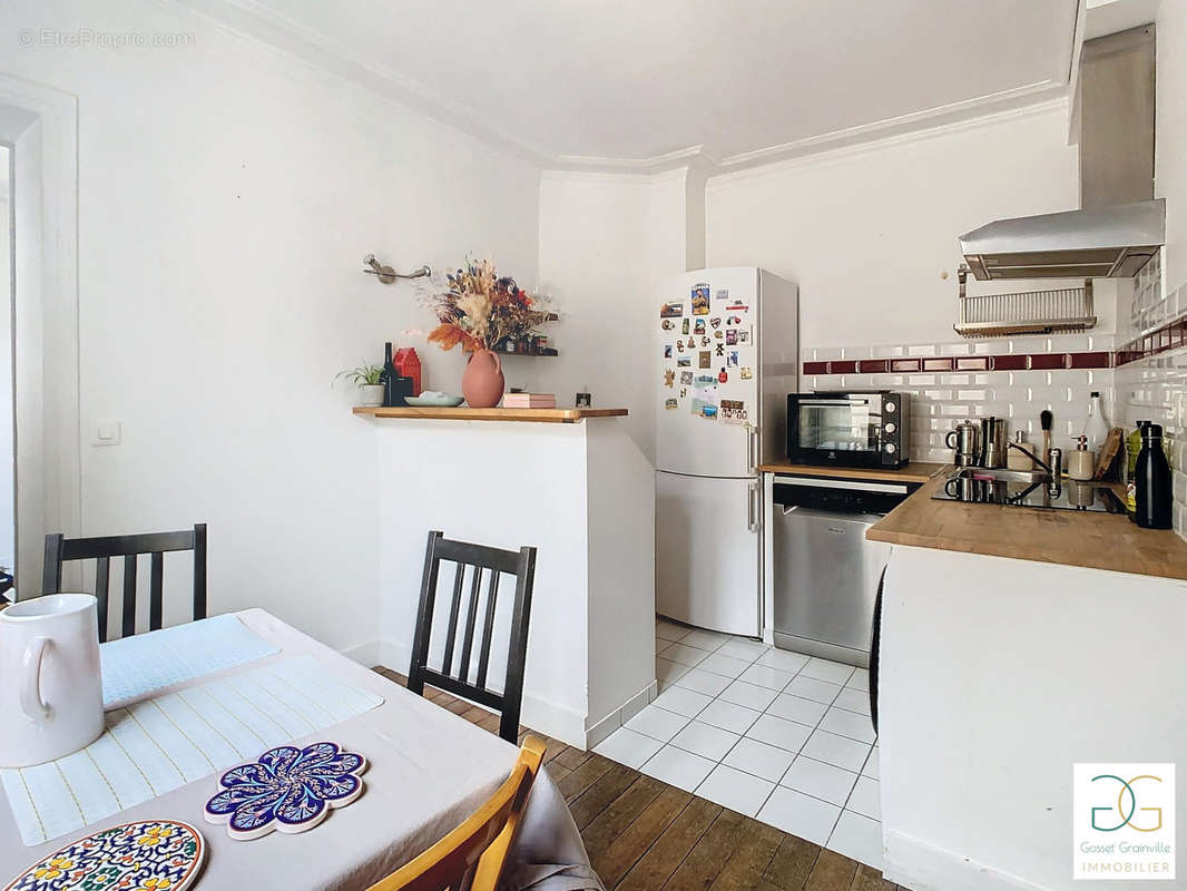 Appartement à PARIS-17E