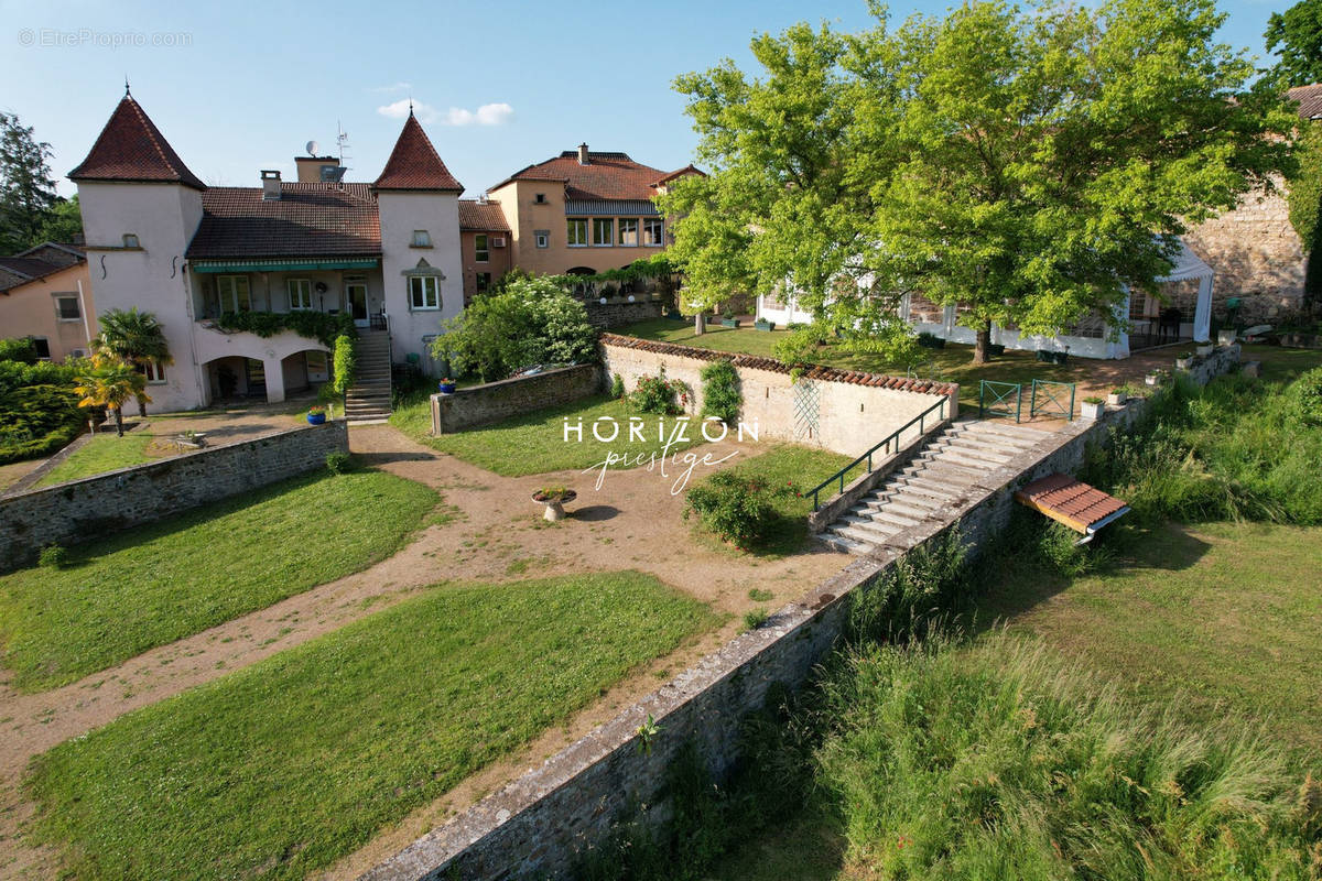 Maison à CLUNY