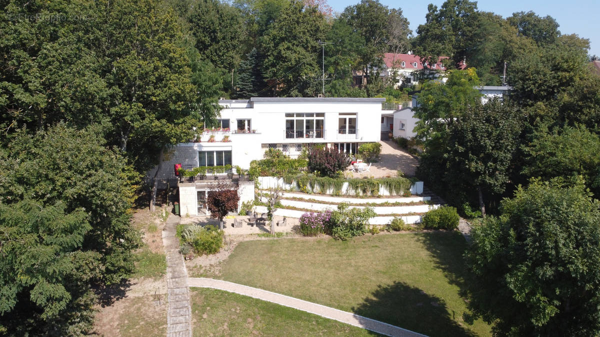 Maison à MONTFORT-L&#039;AMAURY