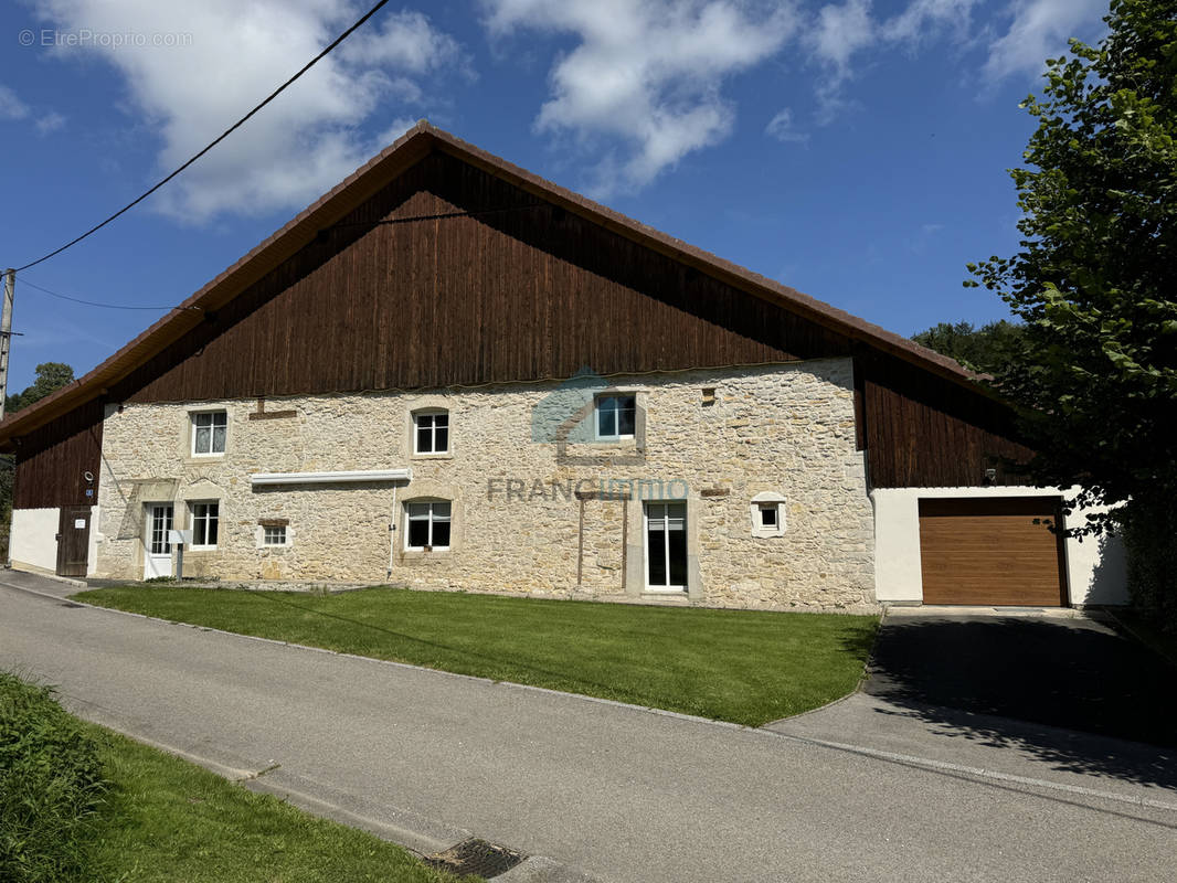 Maison à FESSEVILLERS