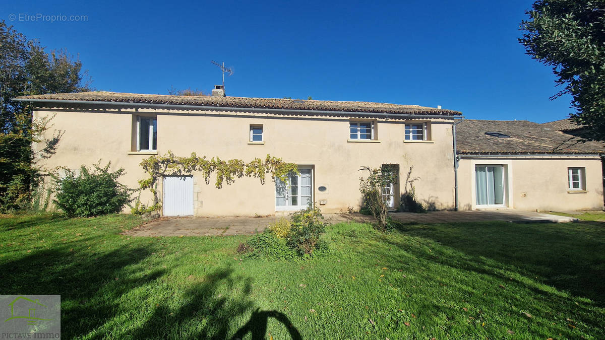 Maison à CELLE-LEVESCAULT