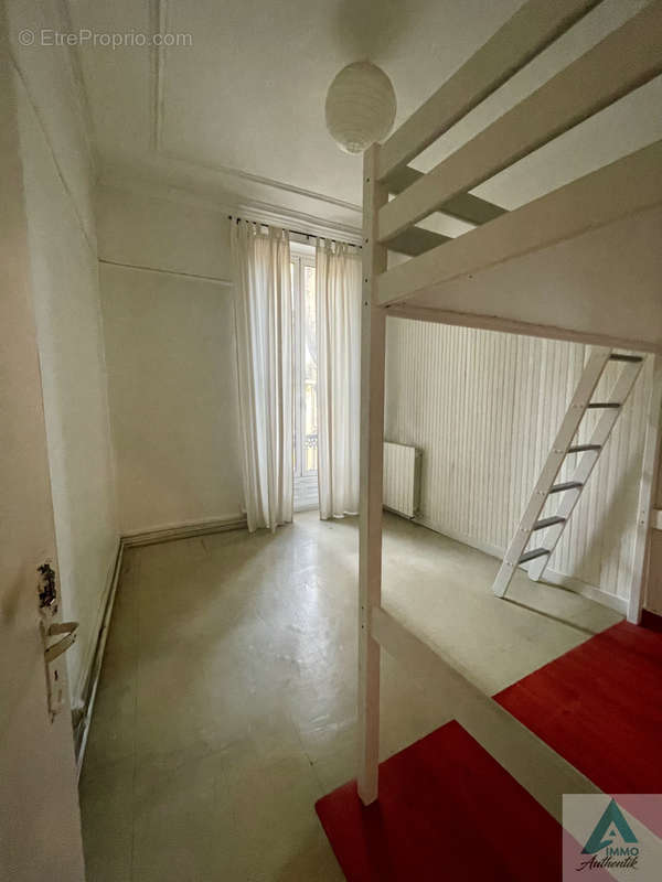 Appartement à MARSEILLE-1E