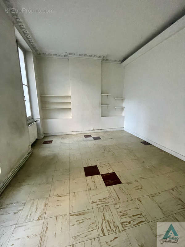 Appartement à MARSEILLE-1E