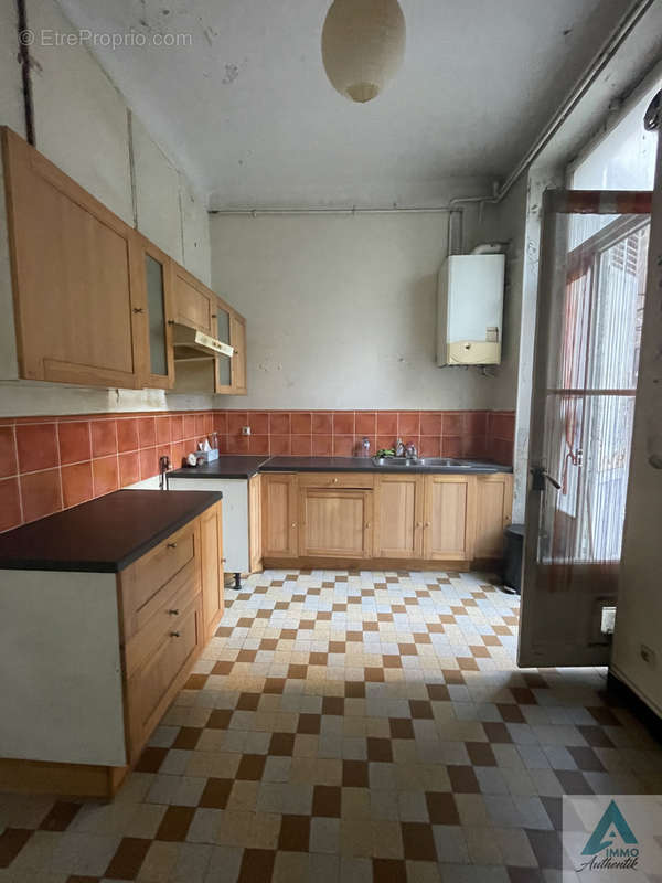 Appartement à MARSEILLE-1E