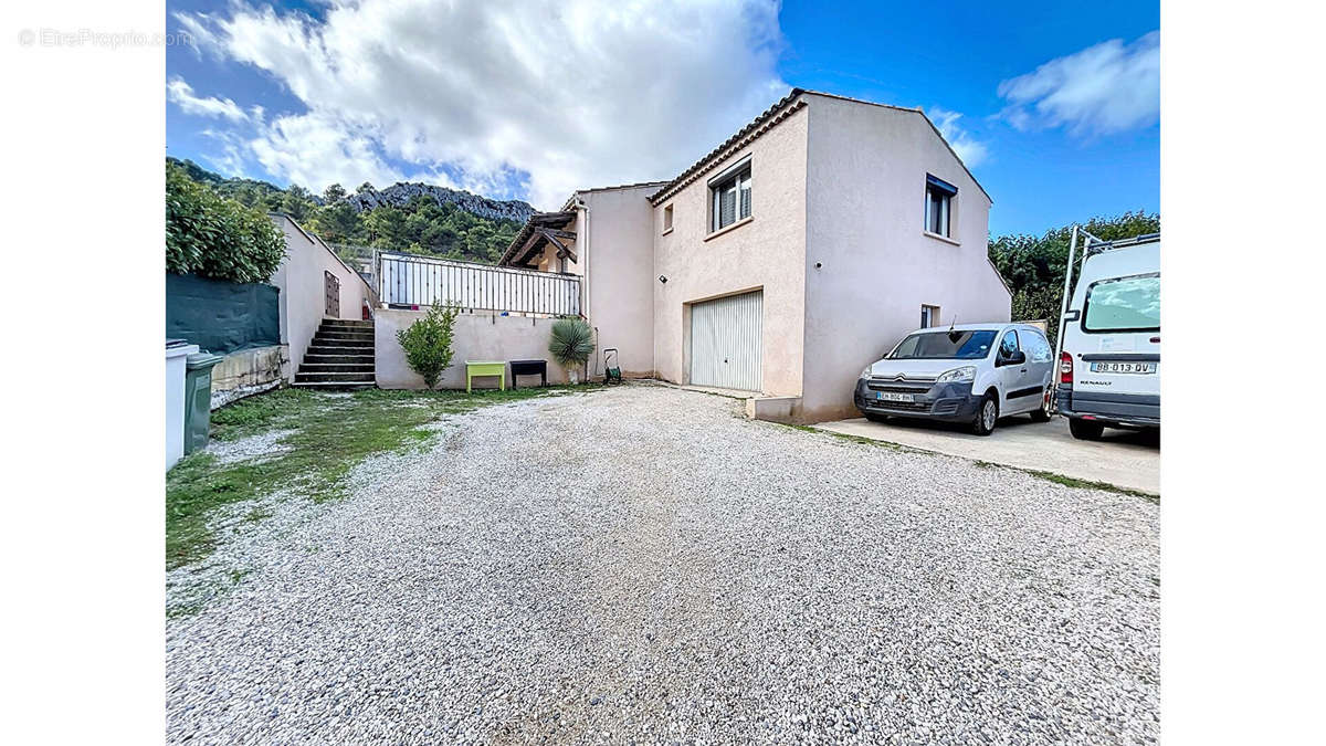 Maison à SAINT-SAVOURNIN