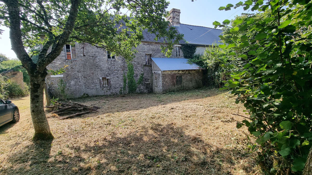 Maison à SAINT-MARTIN-DES-BESACES