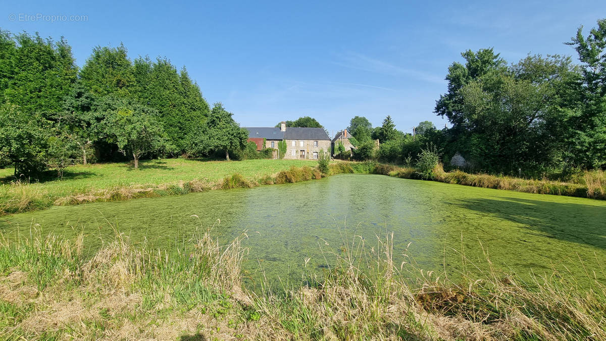 Maison à SAINT-MARTIN-DES-BESACES