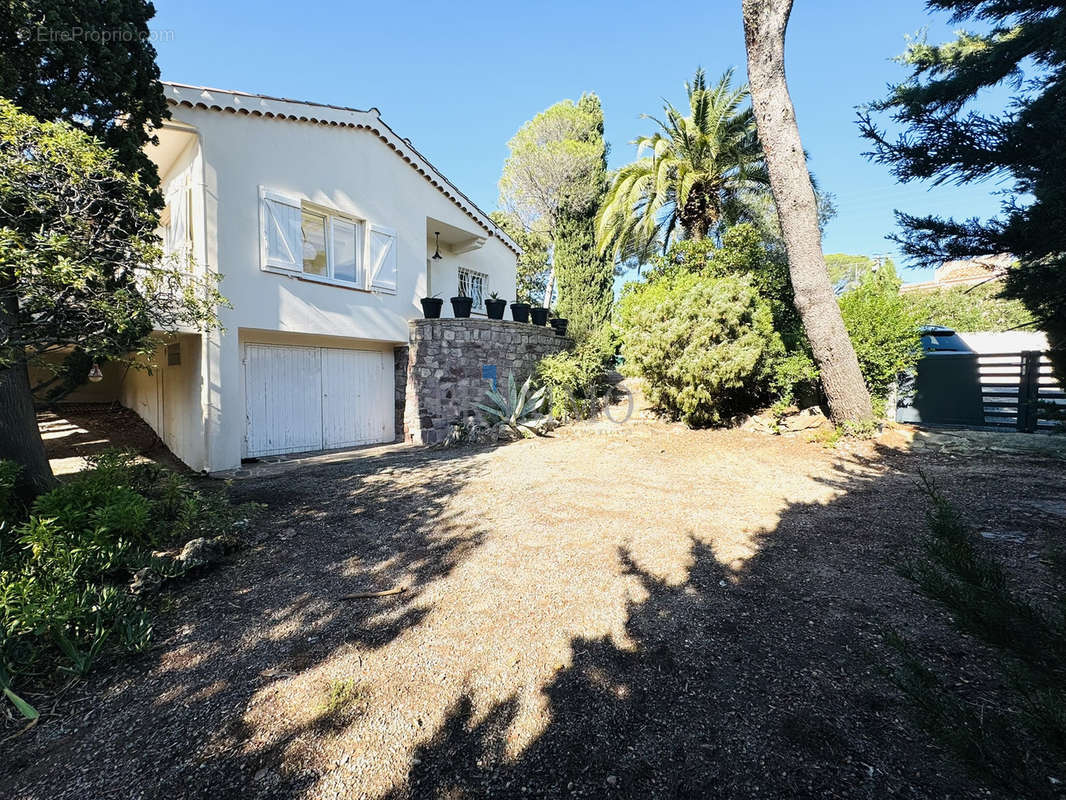 Maison à SAINT-RAPHAEL