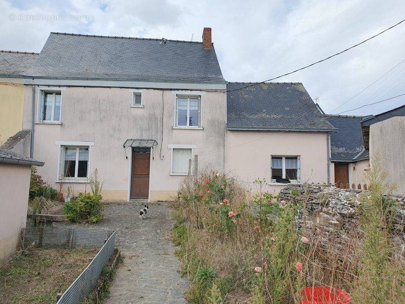 Maison à JUIGNE-DES-MOUTIERS