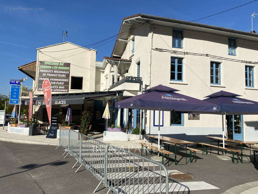 Commerce à COGNIN-LES-GORGES