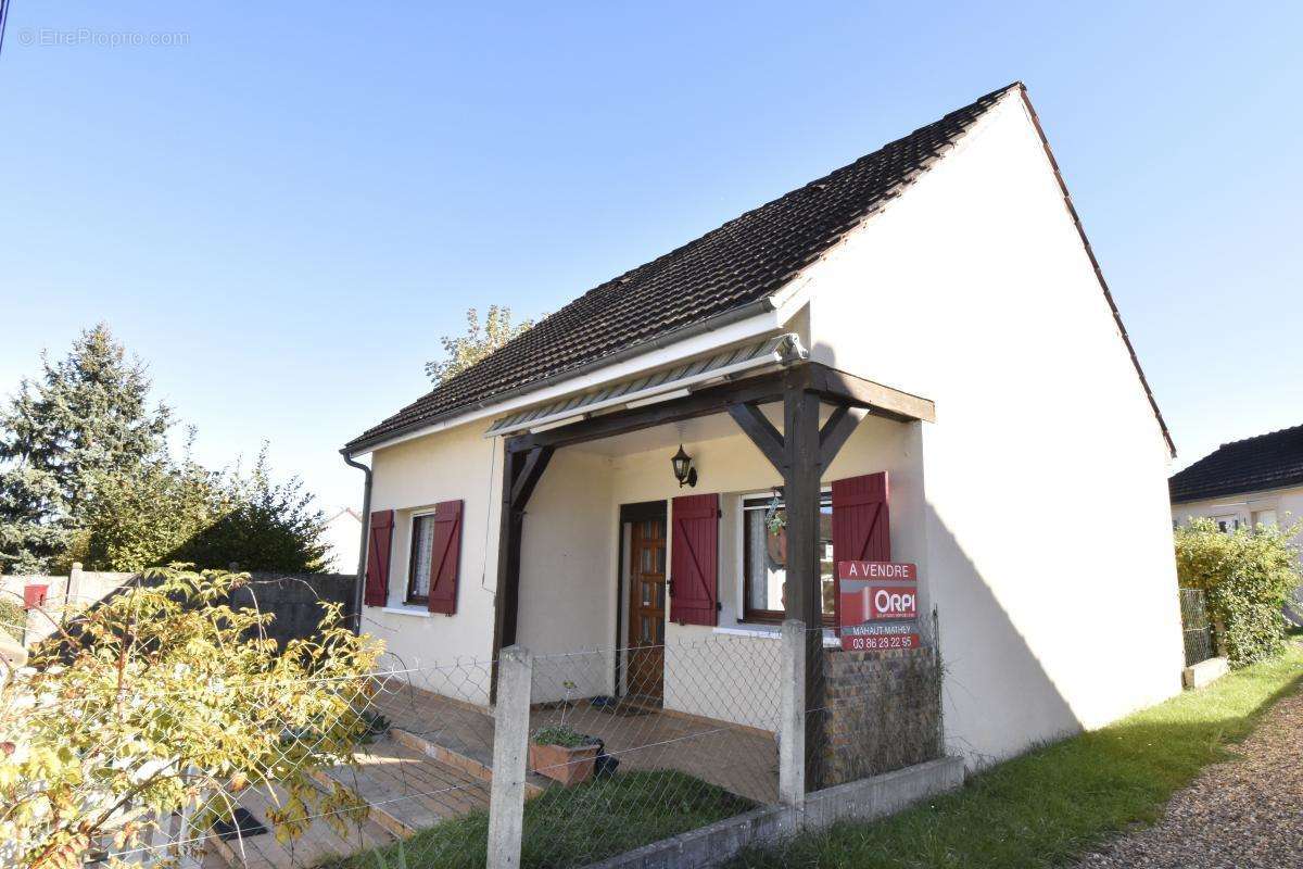 Maison à COSNE-COURS-SUR-LOIRE