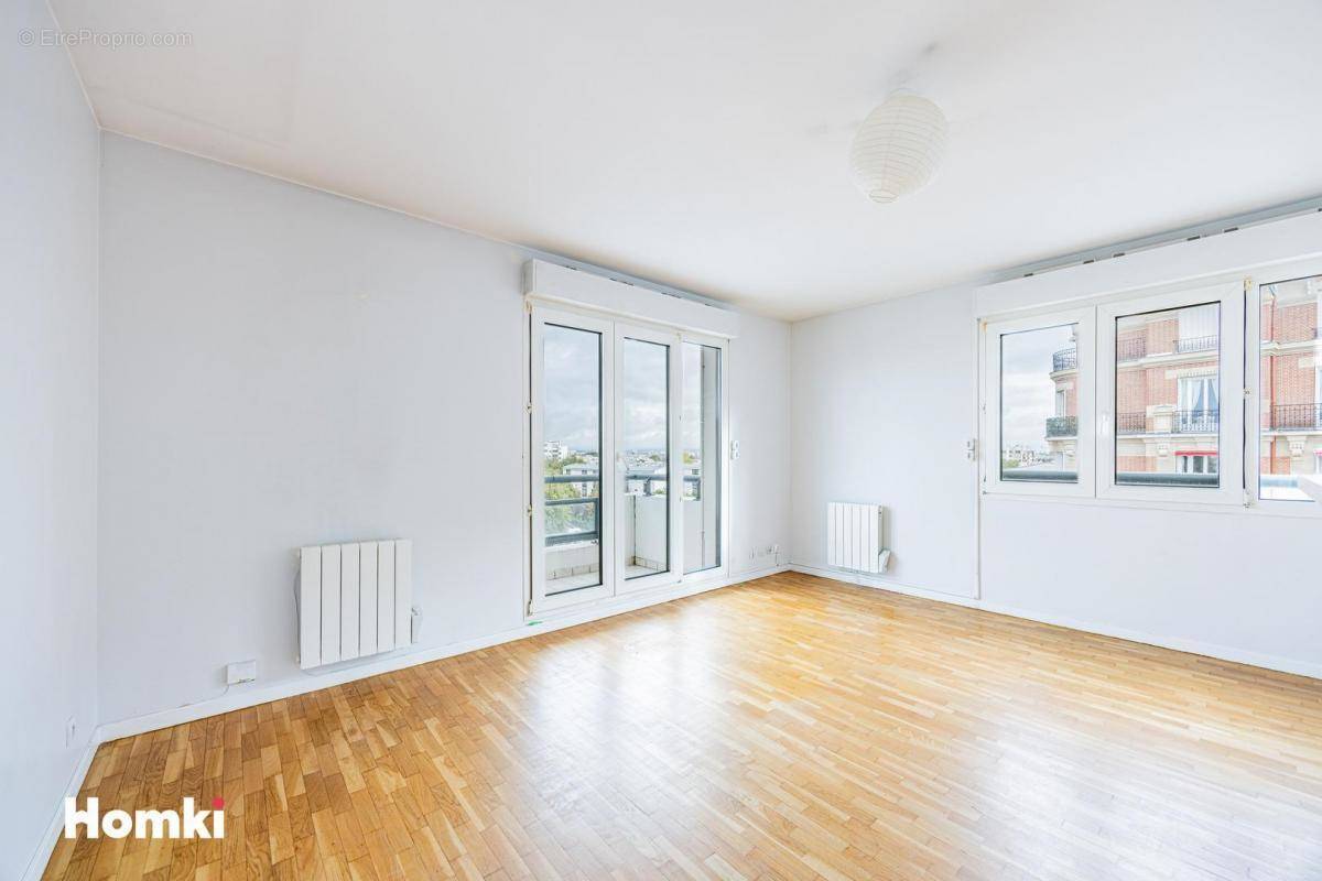 Appartement à COURBEVOIE