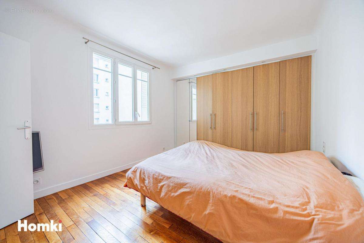 Appartement à COURBEVOIE