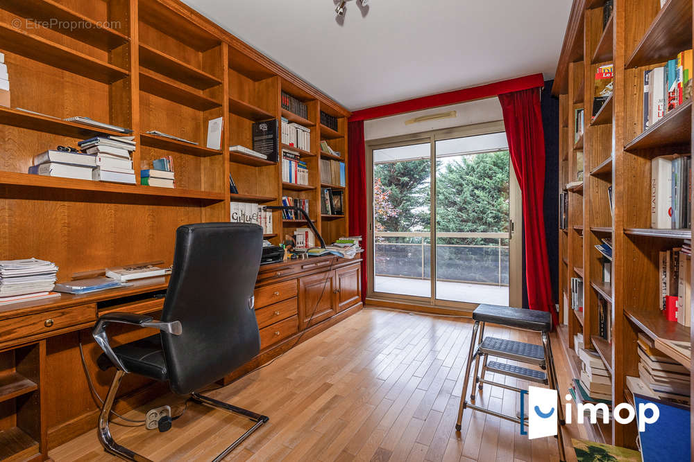 Appartement à LE PERREUX-SUR-MARNE