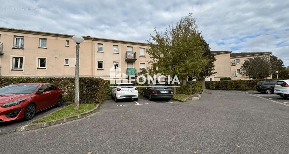 Appartement à SAINT-PIERRE-DU-PERRAY