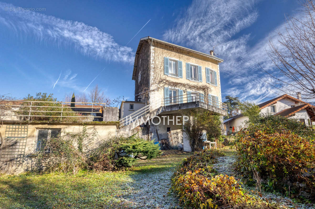 Maison à LA TERRASSE