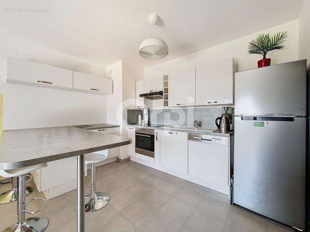 Appartement à ROQUEBRUNE-SUR-ARGENS