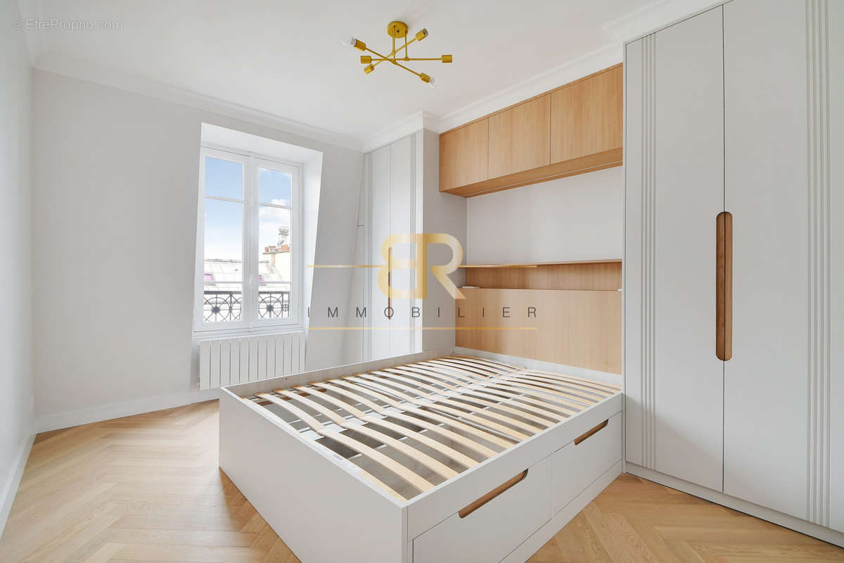 Appartement à PARIS-10E