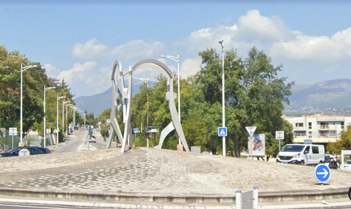 Parking à CAGNES-SUR-MER