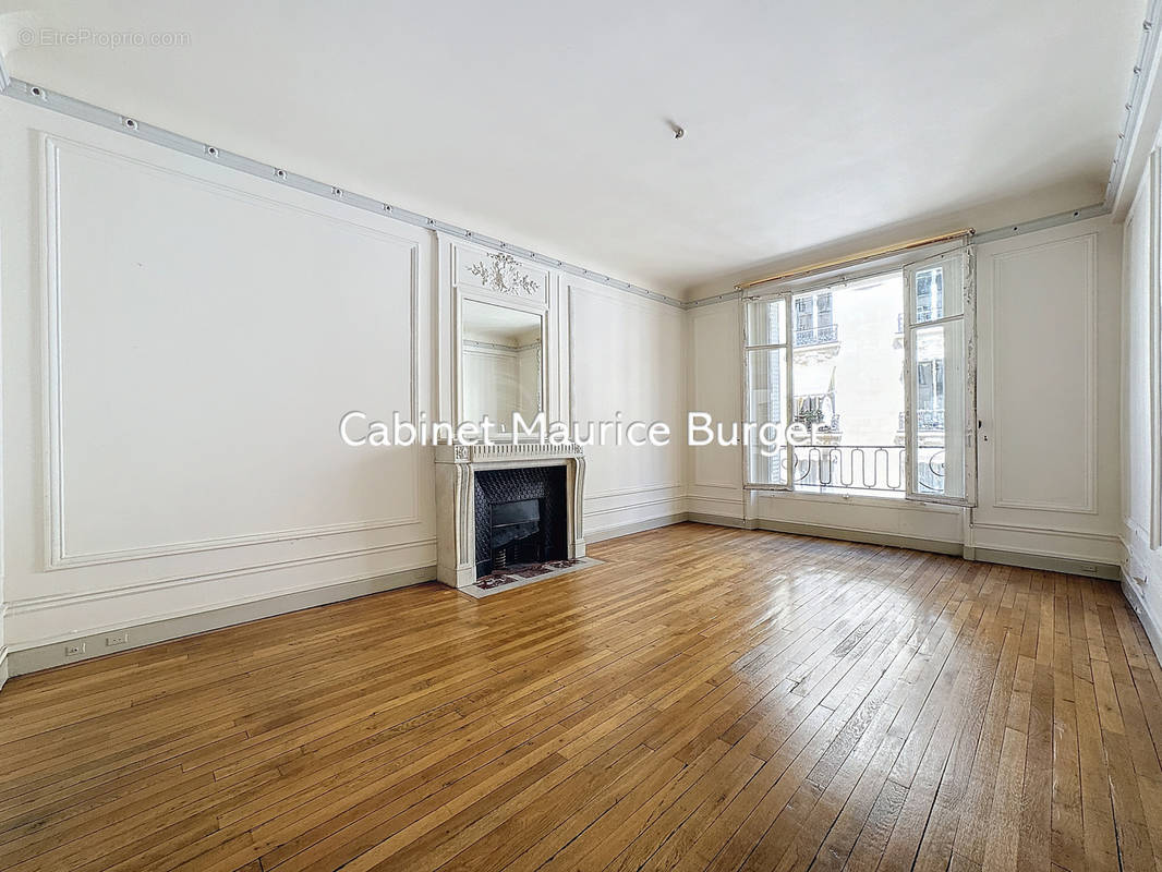 Appartement à PARIS-7E