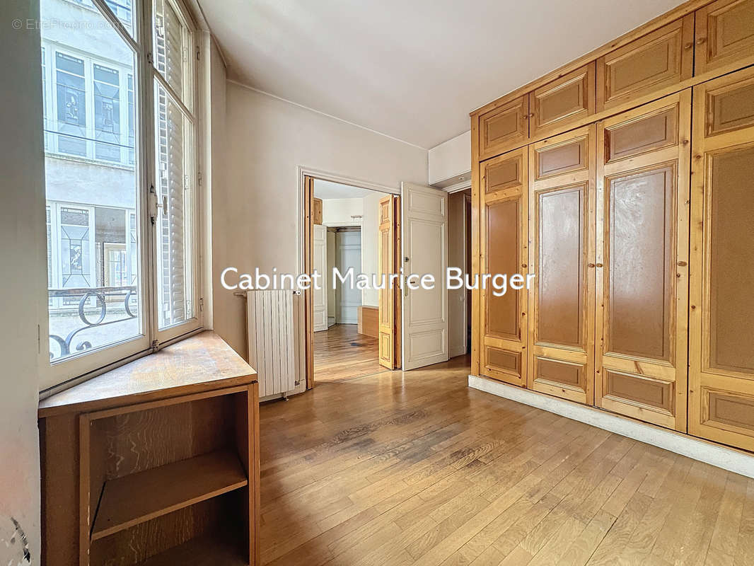 Appartement à PARIS-7E