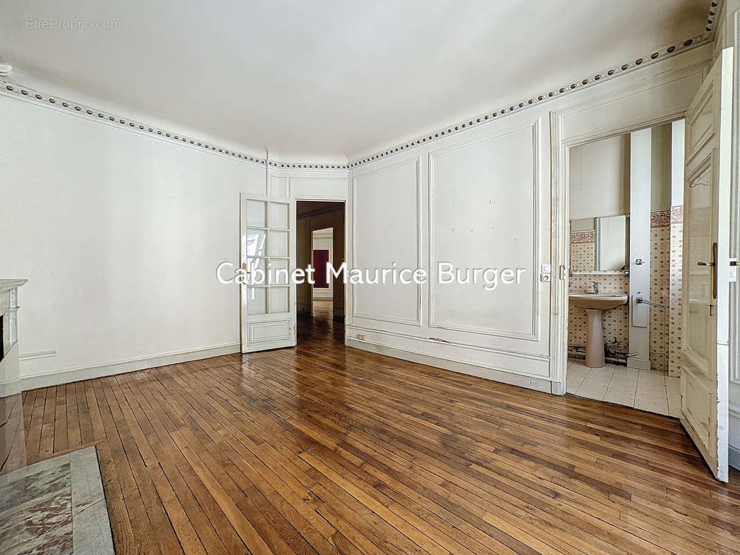 Appartement à PARIS-7E